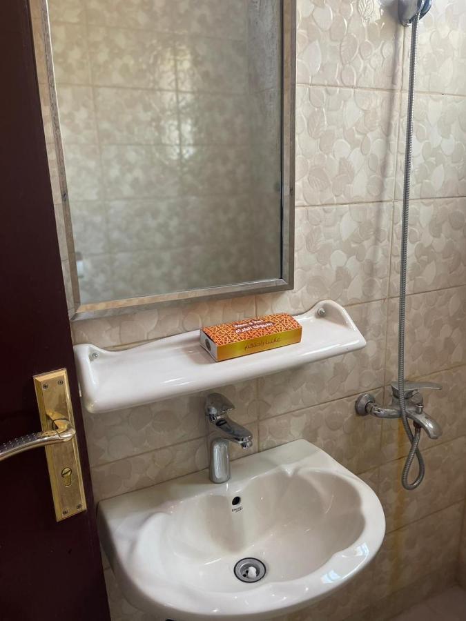 Apartemen Spacious At Basla St 3 Mins From King Fahd Stadium *