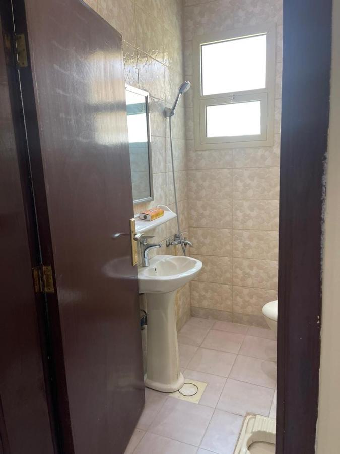 Spacious At Basla St 3 Mins From King Fahd Stadium Apartment