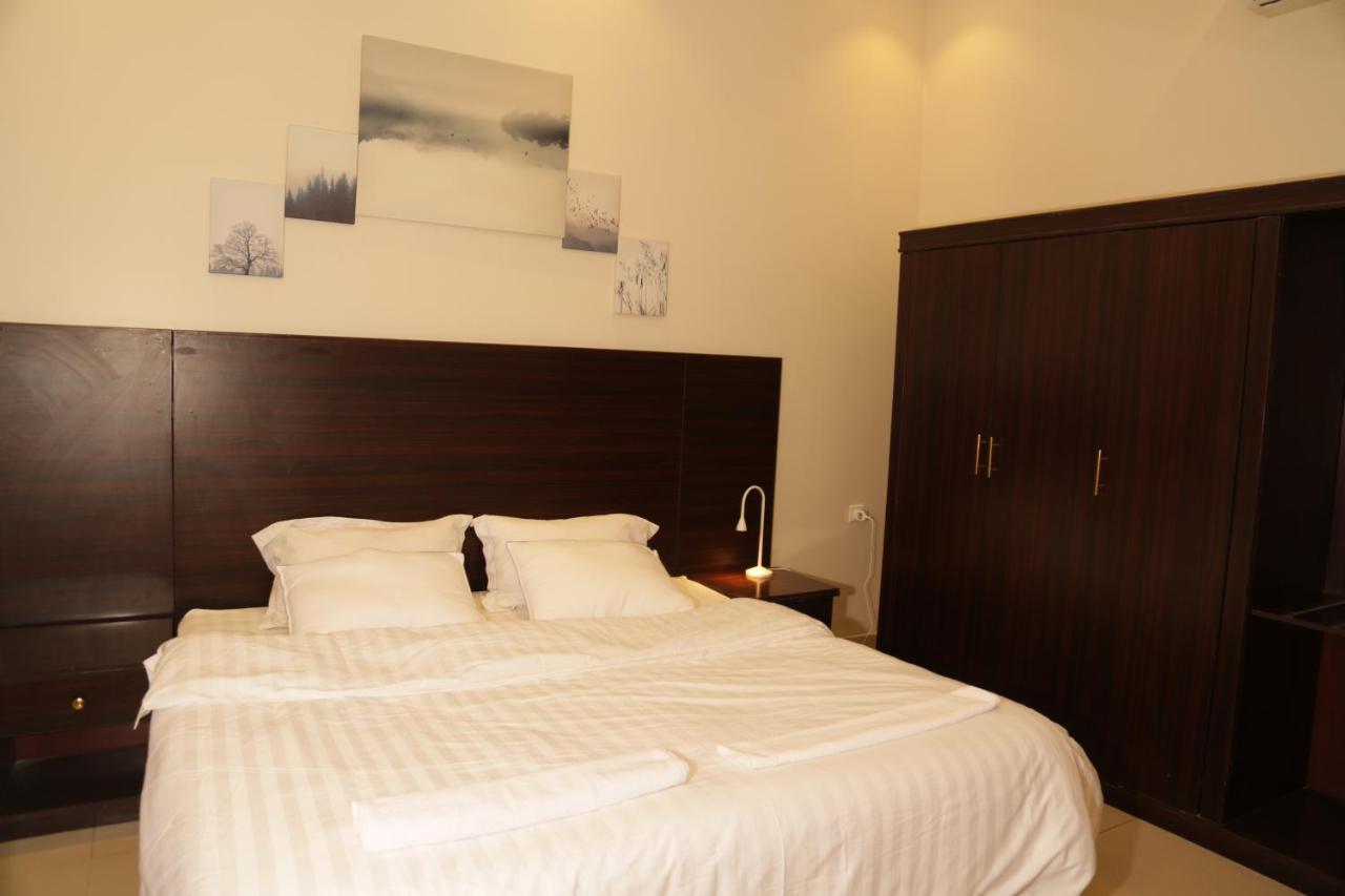 Apartemen Spacious At Basla St 3 Mins From King Fahd Stadium Riyadh