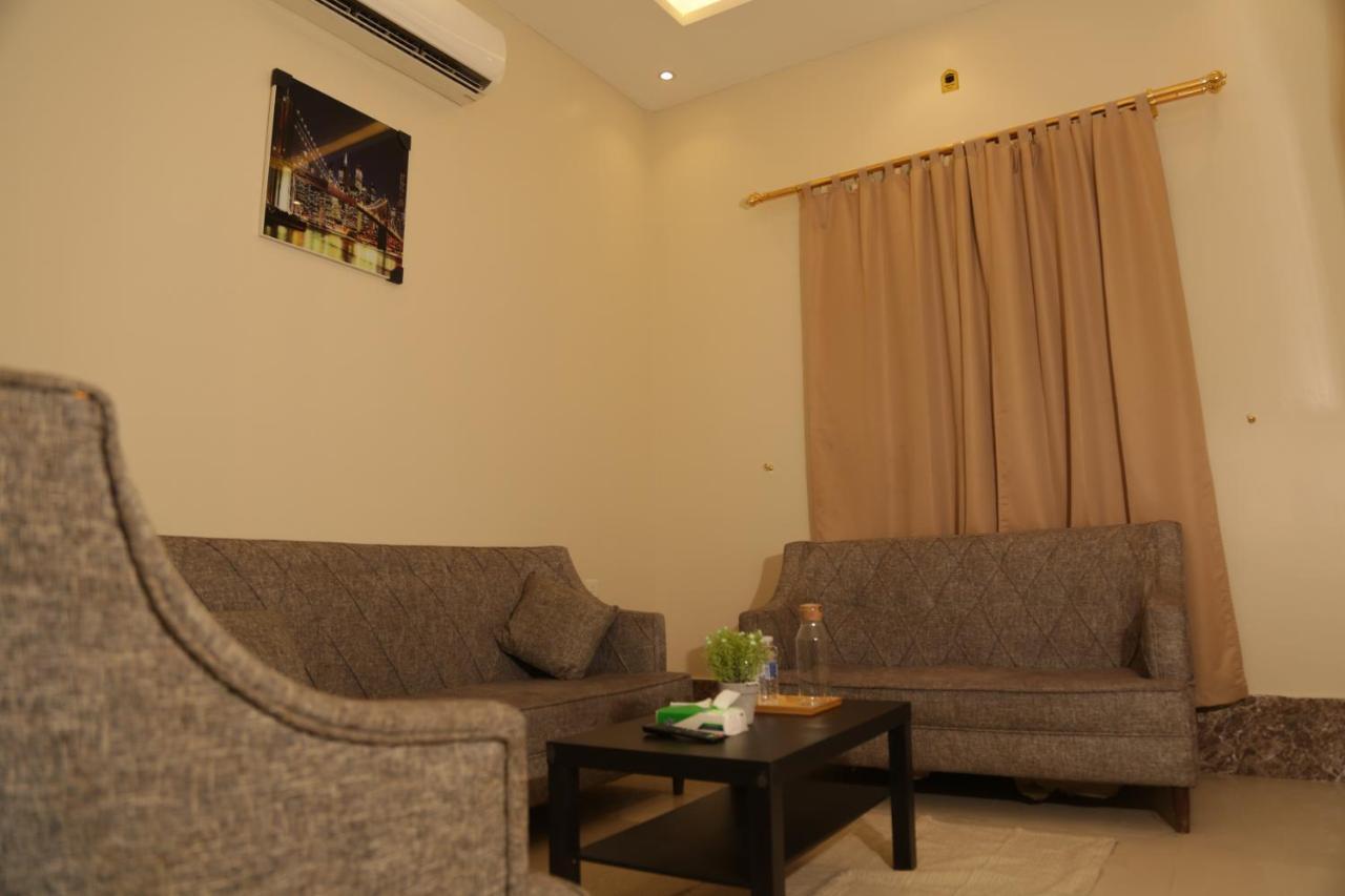Spacious At Basla St 3 Mins From King Fahd Stadium