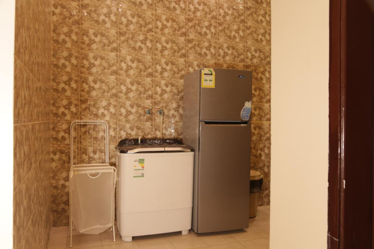 Spacious At Basla St 3 Mins From King Fahd Stadium Apartment