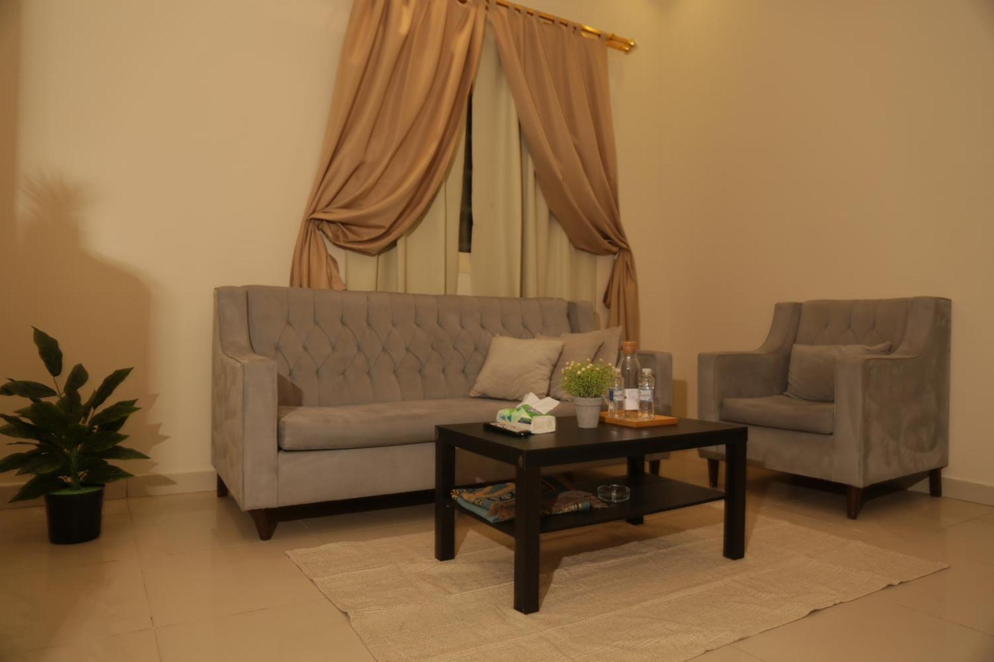 Spacious At Basla St 3 Mins From King Fahd Stadium Apartemen *